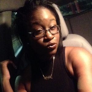 Meet your Posher, Deonna